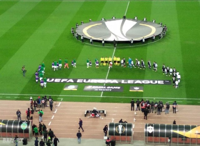 Qarabağ futbolçuları meydana şəhid övladları ilə çıxıb -  FOTO
